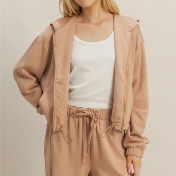 Casual Chic Set-the perfect combination made with Scuba fabric NWT - Picture 7 of 8